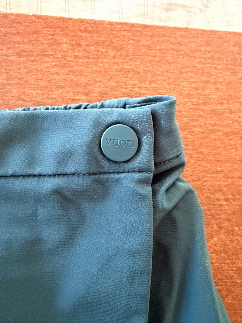 Vuori miles sport skirt